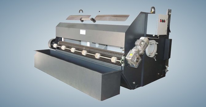 Compact hydrostatic band filter with semi-circular conveyor belt by Unique Products India